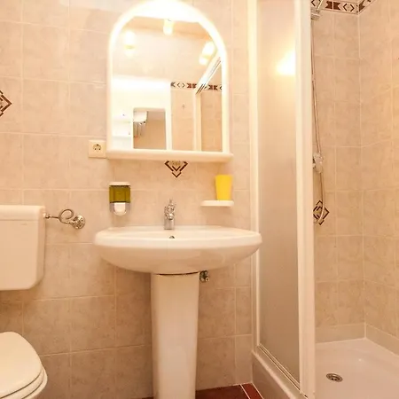 Vendégház And With Parking Space Baska, Krk - 19424 Baška