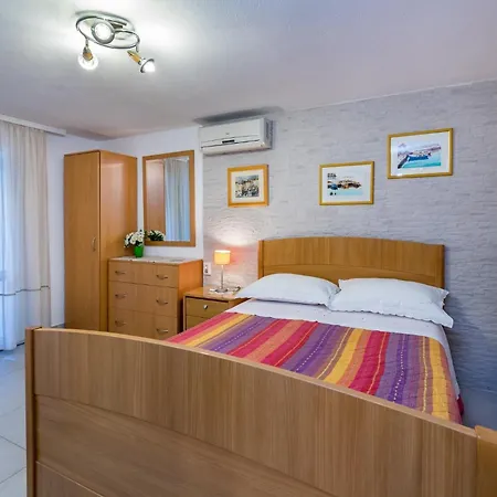 Vendégház And With Parking Space Baska, Krk - 19424 3*