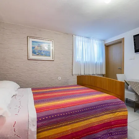And With Parking Space Baska, Krk - 19424 Affittacamere 3*