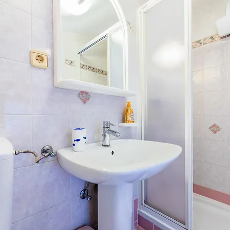 And With Parking Space Baska, Krk - 19424 Affittacamere 3*