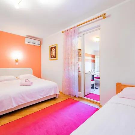And With Parking Space Baska, Krk - 19424 Affittacamere 3*