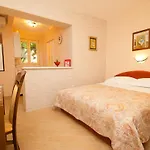 Guest house And With Parking Space Baska, Krk - 19424 3*